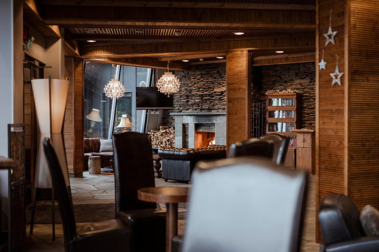 Lapland Hotels Saaga Ylläsjärvi Buitenkant foto